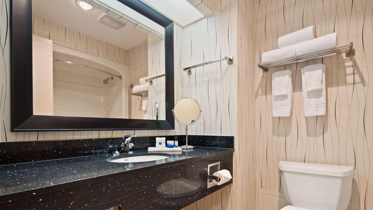 Best Western Plus Travel Hotel Toronto Airport Εξωτερικό φωτογραφία