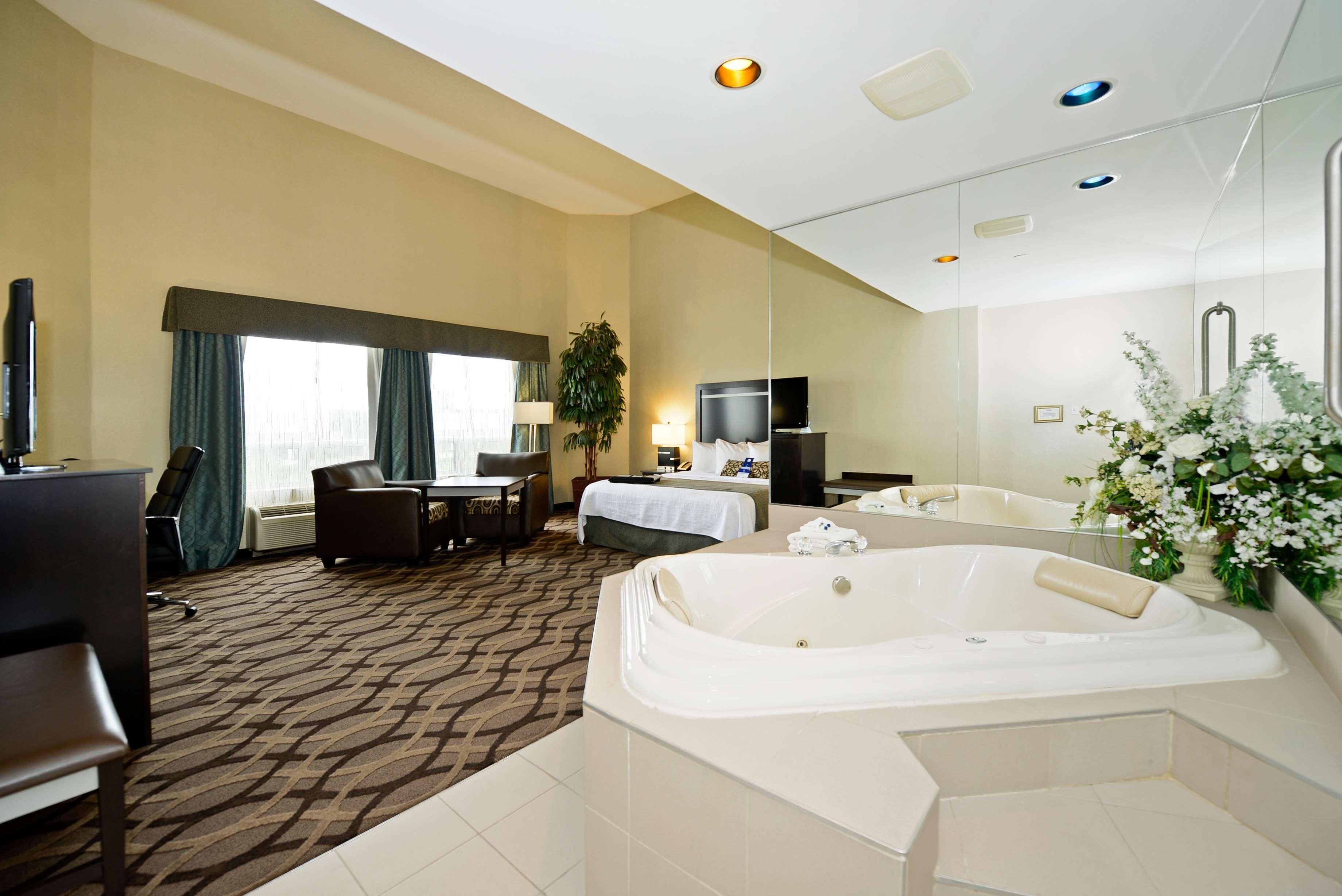 Best Western Plus Travel Hotel Toronto Airport Δωμάτιο φωτογραφία